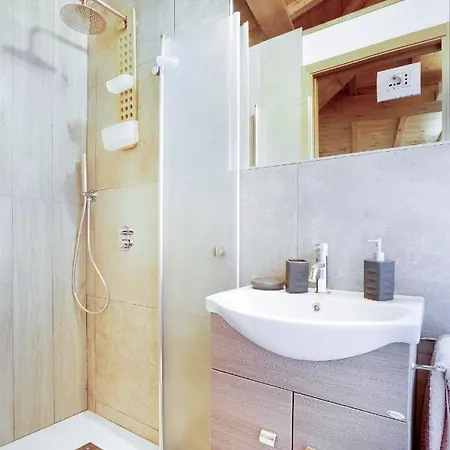 Tower House With Emotional Shower Ancaiano